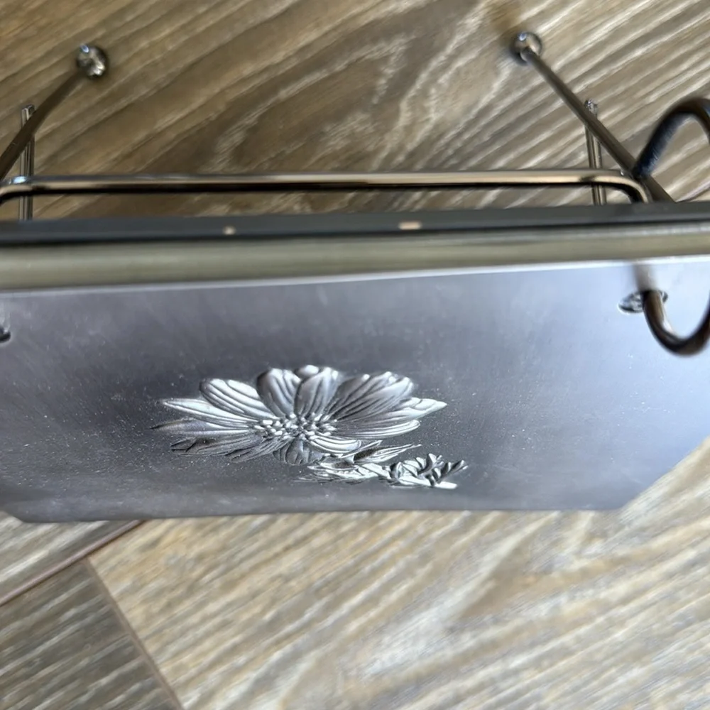 Silver Floral Metal Photo Frame Display